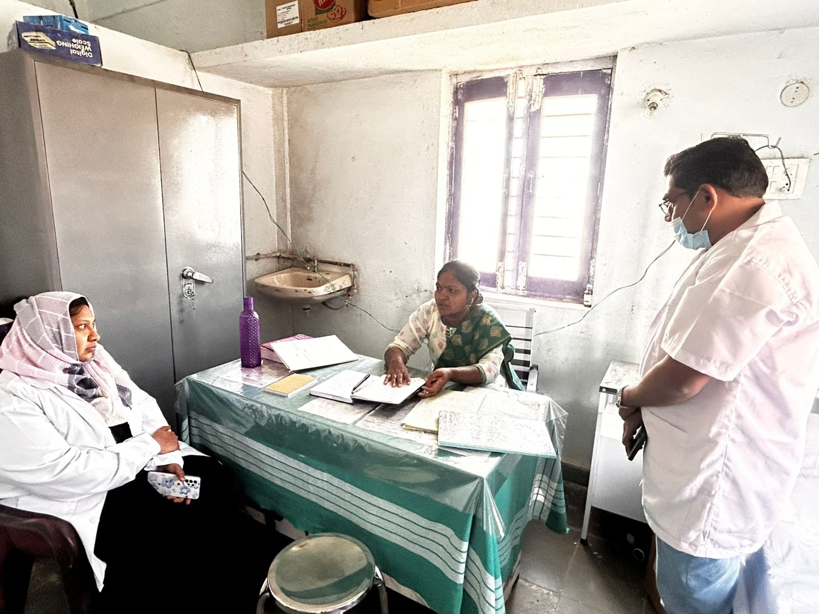  రాజన్న సిరిసిల్ల జిల్లా వైద్యాధికారి డాక్టర్ ఎస్ రజిత గారు  వీర్నపల్లి ఎల్లారెడ్డిపేట మండలాల్లో పర్యటించి స్థానిక ప్రాథమిక ఆరోగ్య కేంద్రాలు సందర్శన